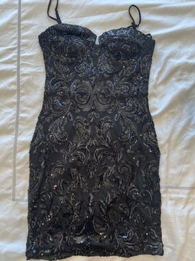 Windsor Black Sequin Embellished Mini Dress size M fits like a small